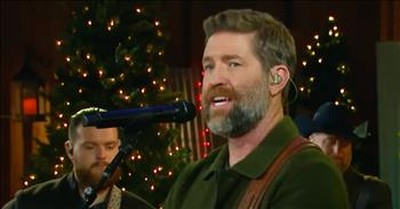 'Angels We Have Heard On High' Josh Turner Performs Classic Hymn 
