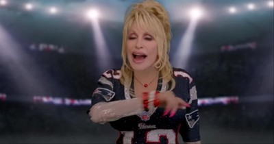 Dolly Parton and Pop Stars Sing ‘Gonna Be You’