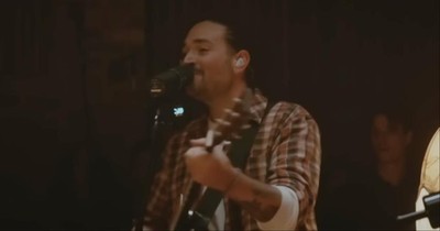 'Yes He Lives' - Hannah Hobbs