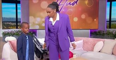 Jennifer Hudson Sings ‘Walk With Me, Lord’ Duet With Viral Kid Reporter 