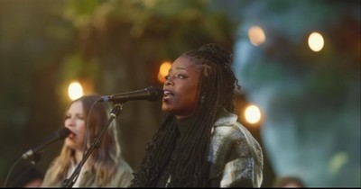 ‘Surrounded By Holy’ Bethel Music Worship Performance