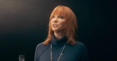 'Seven Minutes In Heaven' Reba McEntire Official Music Video