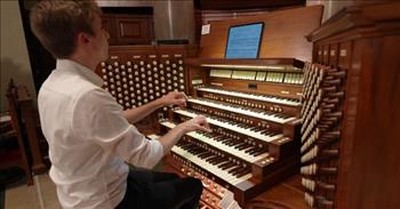 ‘Hallelujah Chorus’ Played On 129-Ranks Pipe Organ 