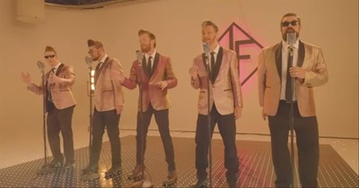 5 A Cappella Men Of Home Free Sing ‘Oh, Pretty Woman’