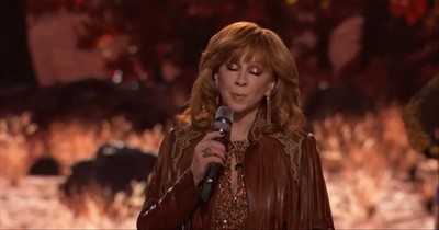 Reba McEntire Stuns With ‘Seven Minutes In Heaven’ Performance On The Voice