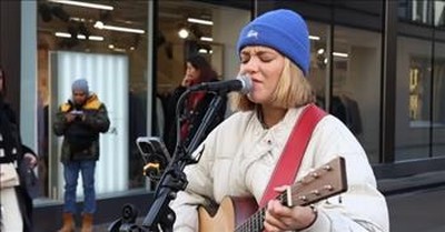 Street Performer Soulful Cover ‘Islands In The Stream’ By Dolly Parton And Kenny Rogers 