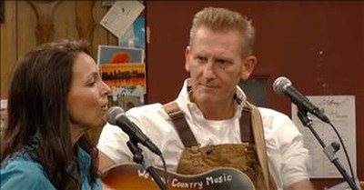 Joey + Rory Deliver Powerful 'In The Garden' Performance on Larry's Country Diner 