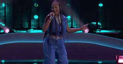 Young Woman's Electrifying Michael Jackson Cover On The Voice
