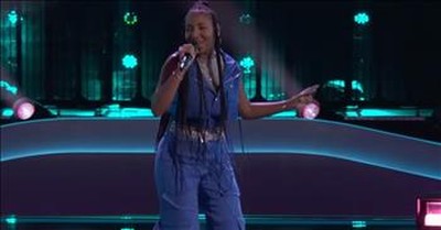 Young Woman's Electrifying Michael Jackson Cover On The Voice 
