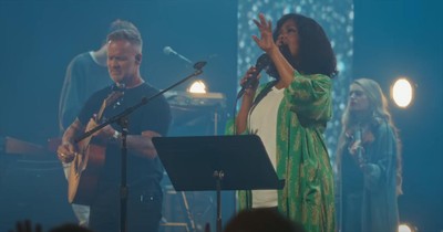 Bethel Music, Jenn Johnson And CeCe Winans Moving 'Holy Forever' Live Performance