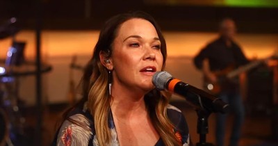 Worship Team’s Fantastic Cover of CeCe Winans’ ‘That’s My King’