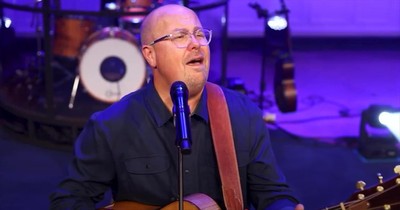Powerful 'How Great Thou Art' Worship Team's Rendition