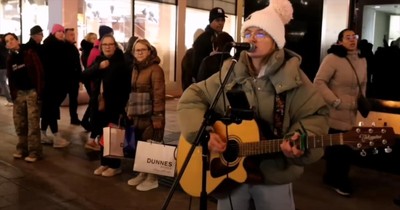 Busker’s Stunning Rendition of ‘Hallelujah’