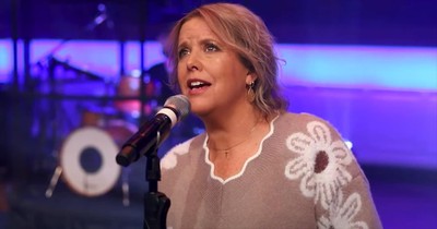 Worship Team's 'Nobody Loves Me Like You' Moving Performance