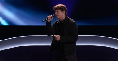 Contestant Wows with Stunning Coldplay Rendition on 'The Voice'