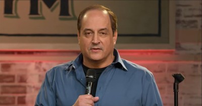 Comedian’s Take on Questions Asked at Doctor's Office Is Pure Gold