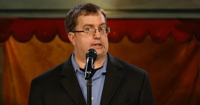 Comedian Hilariously Proves That, Yes, Stupid Questions Do Exist