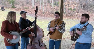 Beautiful Bluegrass ‘Leaning on The Everlasting Arms’ Rendition