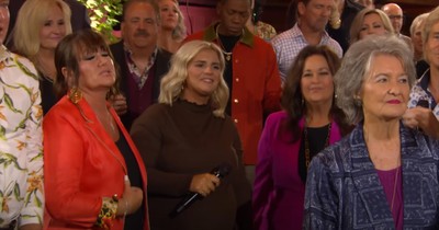 Stunning ‘Goodness of God’ Performance Captivates