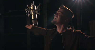 Stunning Rock Cover of ‘I Can Only Imagine’ 