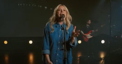 Bethel Music Powerful ‘The Church’ Performance on The Kelly Clarkson Show
