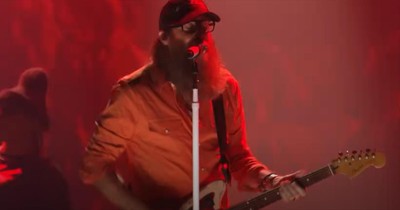 Crowder Electrifying Live ‘Grave Robber’ Performance