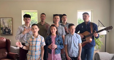 Family Delivers Soul-Stirring Acoustic ‘Goodness of God’ Cover