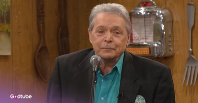 Mickey Gilley's Mesmerizing ‘Stand By Me’ Cover