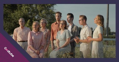 Family's Heartfelt 'Turn Your Eyes Upon Jesus' Performance