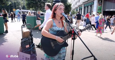 Busker Gives Beautiful, Captivating Performance of The Cranberries’ ‘Linger’