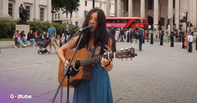 Busker’s Cover of The Beatles’ ‘Hey Jude’ Will Give You Chills