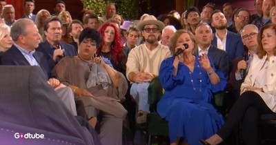 Powerful ‘Turn Your Eyes Upon Jesus’ Performance Will Stir Your Soul