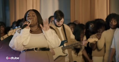 Naomi Raine and Chandler Moore Move Hearts with ‘Paul Silas (At Midnight)’