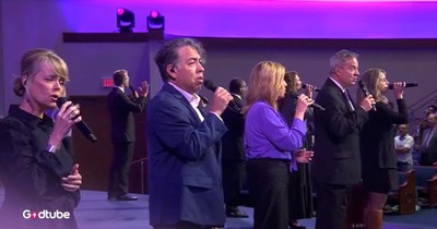 Church Praise Team's Powerful ‘Let Me See Jesus’ Performance