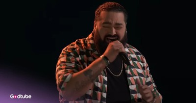 Journey Classic Stuns on The Voice as Singer Gets Every Chair to Turn