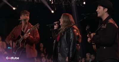 Trio Nails Jo Dee Messina Classic, Gets Near-Instant 4-Chair Turn on The Voice