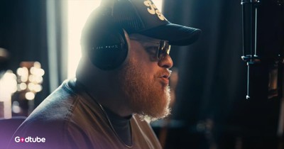 Chilling Acoustic Rendition of ‘How Great Is Our God’