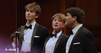 You’ll Love This Brilliant A Cappella Cover of ELO’s ‘Mr. Blue Sky’