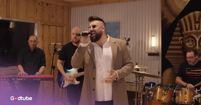 Fantastic Cover of Bee Gees Classic ‘More Than a Woman’