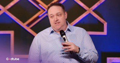 This Comedian Admits He Has a Favorite Child — and Explains Why