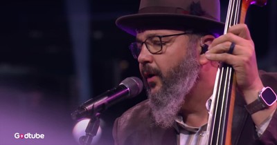You’ll Be Moved by The Isaacs’ Rendition of ‘Through It All’