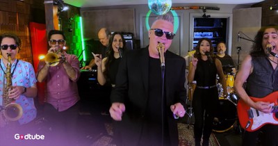 This Fantastic Cover of 'September' Is a Toe-Tapping Good Time