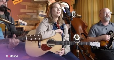 Hannah Harper Stuns with Chilling 'Jolene' Cover