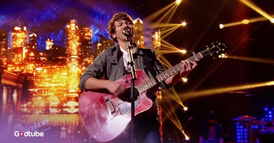 Teenager's Jaw-Dropping 'Hey Jude' Cover on The Voice