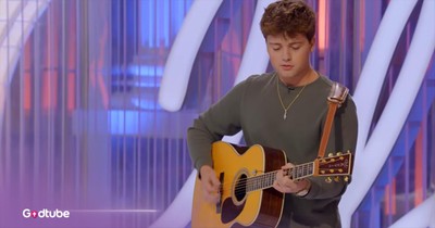 17-Year-Old Wins Spot on American Idol with Original Song