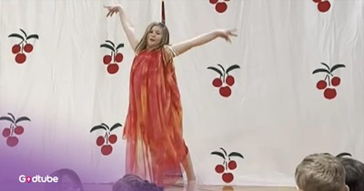 Teacher Stepped Up in the Sweetest Way During Student’s Talent Show Performance