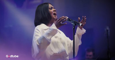 CeCe Winans and Tommee Profitt 'Jesus Paid It All' Chilling Performance