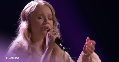 Young Woman Earns Spot on The Voice with Joni Mitchell Classic