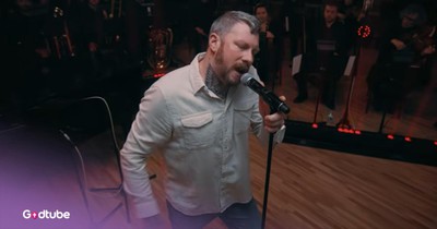 Ben Fuller, Tommee Profitt Powerful 'Old Rugged Cross' Performance