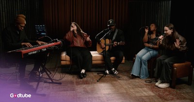There's Still Power in The Blood' Anna Golden Chilling Performance